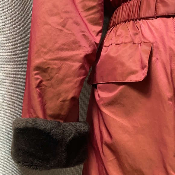 London Fog iridescent coat with buckle and faux fur - Picture 3 of 8